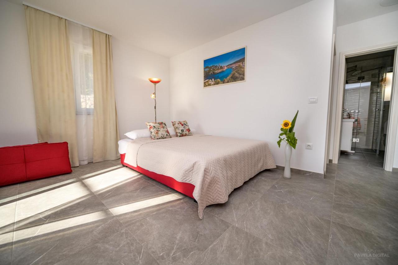 Apartments Horvat Велі-Лошинь Екстер'єр фото